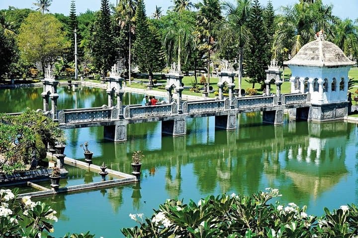 East Bali Day Tour: Lempuyang Gate, Tirta Gangga & Virgin Beach photo 6