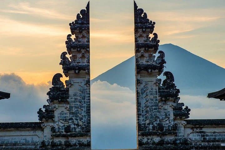 East Bali Photography Tour: Lempuyang, Tukad Cepung & Tirta Gangga in One Day