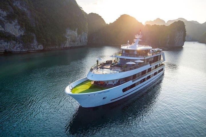 Stellar of the Seas: 2D1N Luxury Halong Bay Cruise photo 3