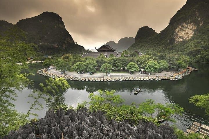 Hoa Lu, Trang An & Mua Cave: Full-Day Limousine Tour from Hanoi photo 3