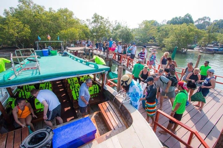 4-Island Longtail Tour from Ao Nang: Snorkel, Sandbars & Phra Nang Cave photo 4