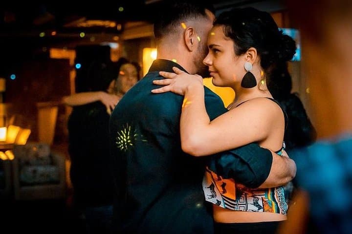 São Paulo Pagode & Samba Dance Experience — Learn Traditional Brazilian Rhythms photo 2