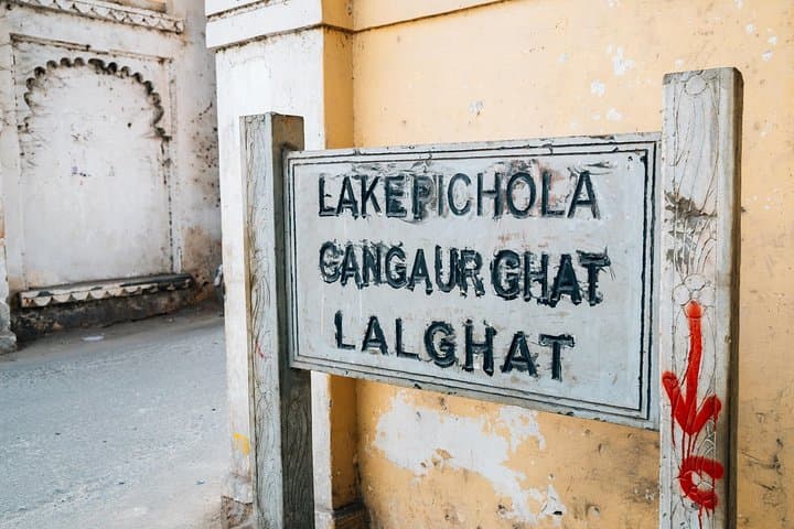 Sunlit Ghats & Lake Pichola Boat Walk — Udaipur Guided Ghat Tour photo 6