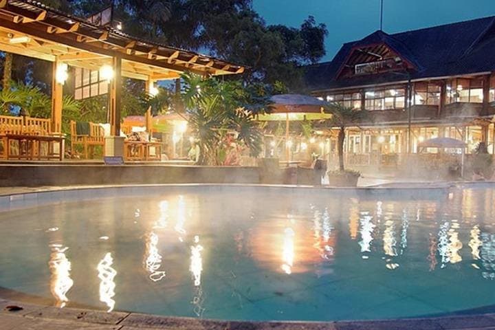 Bandung Day Trip: Tangkuban Perahu Volcano, Sari Ater Hot Springs & Saung Angklung Udjo photo 4