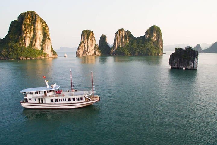 Halong Sen Day Cruise: Ha Long Bay Limestone Isles, Kayak & Thien Cung Cave photo 1