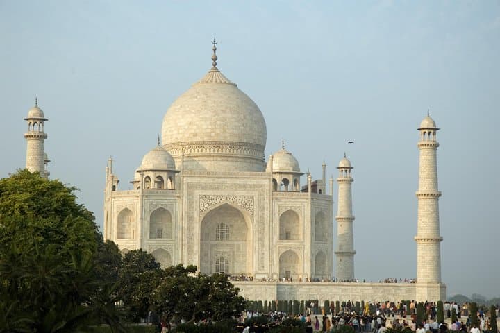 Pune to Taj Mahal & Agra Same-Day Flight Tour with Return Flights