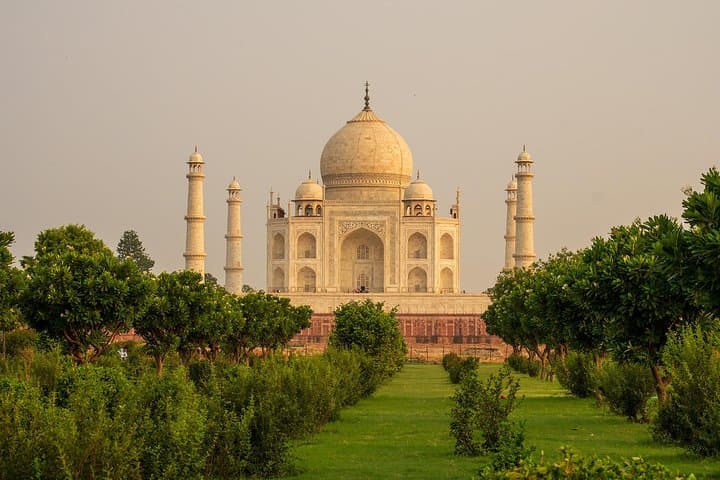 Pune to Taj Mahal & Agra Same-Day Flight Tour with Return Flights photo 2