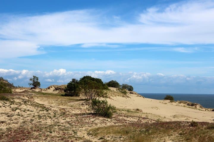 Curonian Spit Day Tour: Nida, Parnidzio Dune & Witch Mountain photo 4