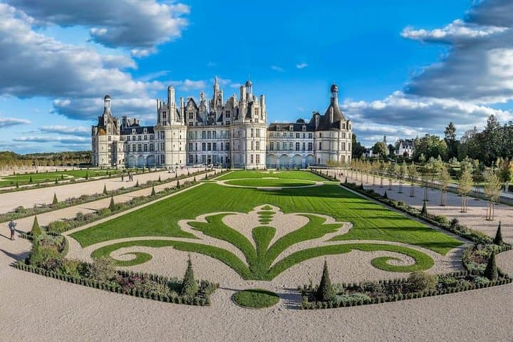Loire Valley Castles: Chenonceau & Chambord Day Trip with Wine and Lunch photo 5