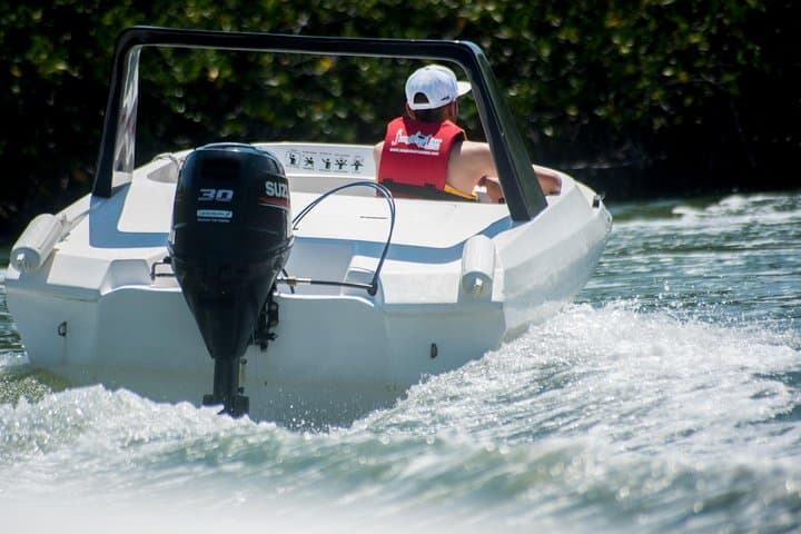 Drive a Speedboat and Snorkel Punta Nizuc: Solo Boat Adventure in Cancun photo 3