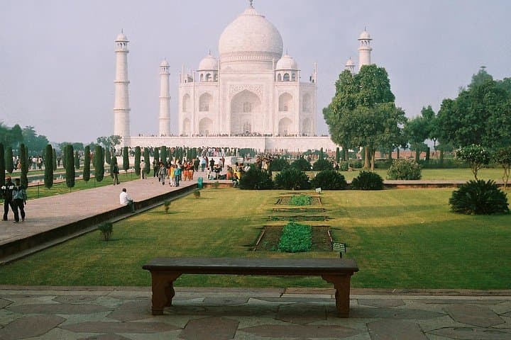 Sunrise at the Taj Mahal: Overnight Agra Tour from Hyderabad photo 1