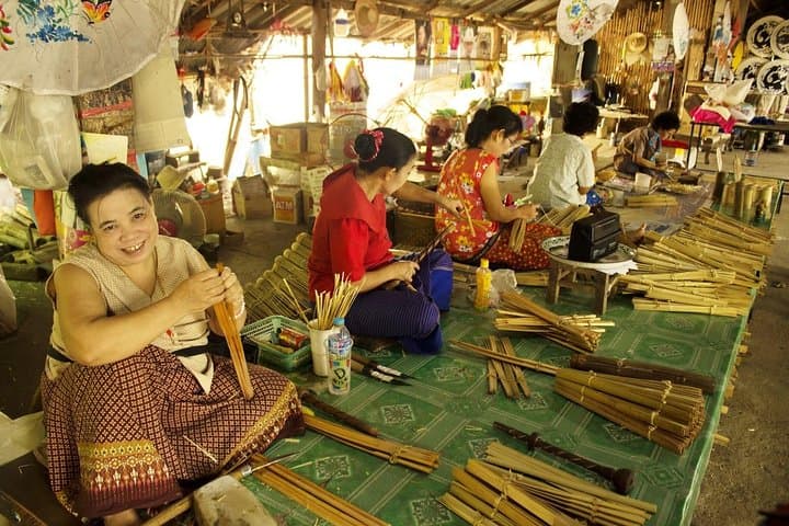 San Kamphaeng Handicraft Trail: Chiang Mai Artisans & Workshop Tour photo 3
