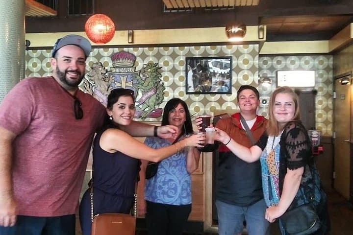 savannah-happy-hour-and-history-walking-tour-riverfront-drinks-and-stories