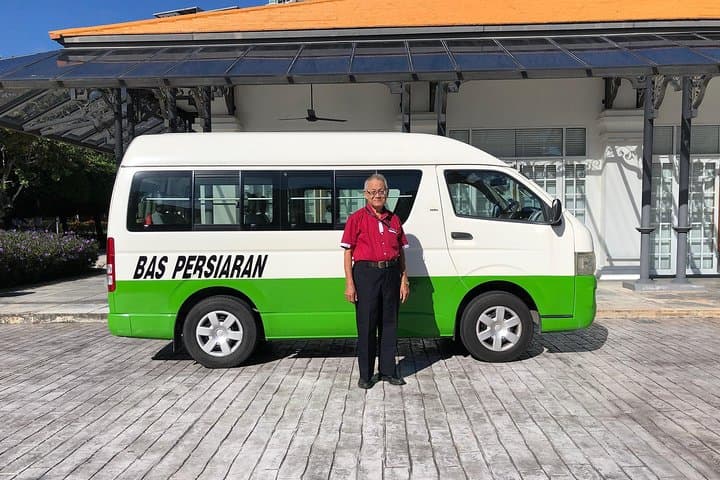 Penang Hourly Private Tour: Custom Driver-Guide for George Town, Penang Hill & Temples photo 3