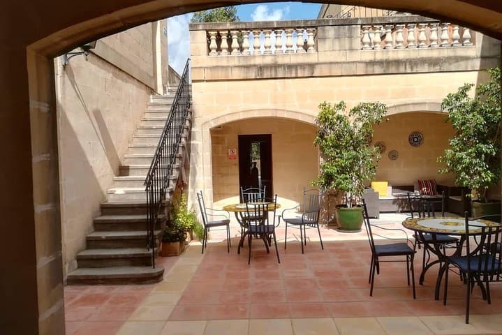 Explore Malta by Private Driver: Full-Day Custom Tour with Local Snacks
