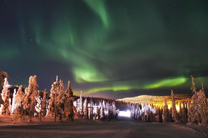 Private Northern Lights Chase from Rovaniemi — 4-Hour Aurora Tour with Pickup photo 5