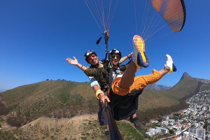 Cape Town Tandem Paragliding — Fly Over Sea Point and Clifton photo 6