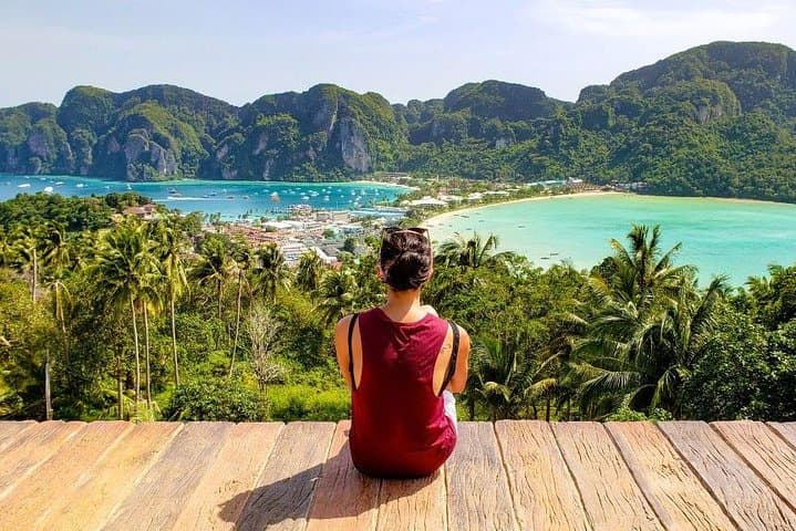 Full-Day Phi Phi Islands Royal Jet Cruiser: Speedboat Snorkeling & Maya Bay Sightseeing