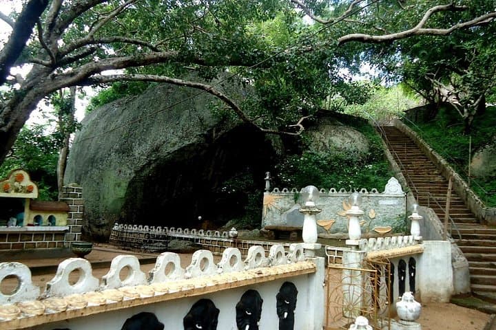 Pidurangala Rock Day Tour from Anuradhapura — Climb, Temple & Local Lunch photo 2
