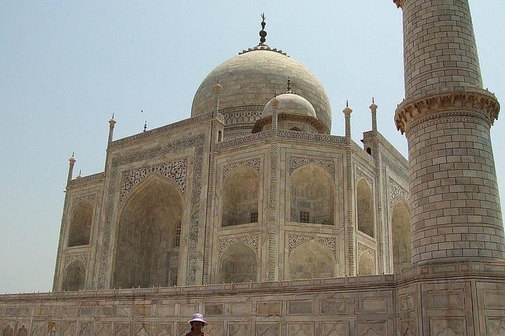 Sunrise at the Taj: 2-Day Agra Overnight Tour from Bangalore