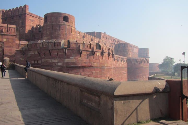 Sunrise at the Taj: 2-Day Agra Overnight Tour from Bangalore photo 5