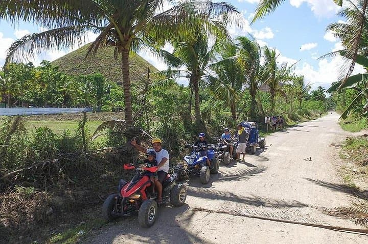 Cebu to Bohol Day Trip: Loboc River Cruise, Chocolate Hills & Tarsier Encounter photo 1