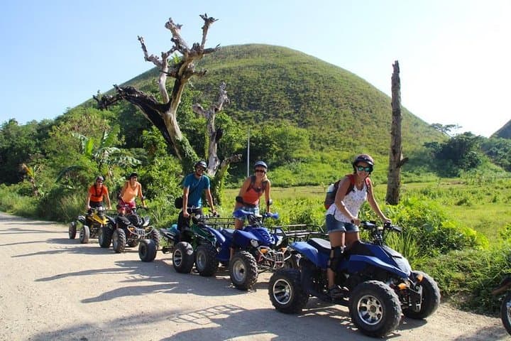 Cebu to Bohol Day Trip: Loboc River Cruise, Chocolate Hills & Tarsier Encounter photo 3