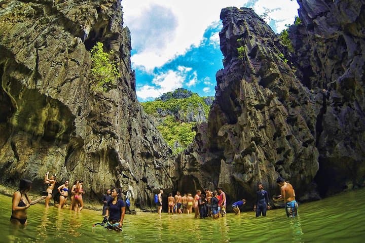 Palawan Island-Hopping: Puerto Princesa, El Nido & Coron in 8 Days
