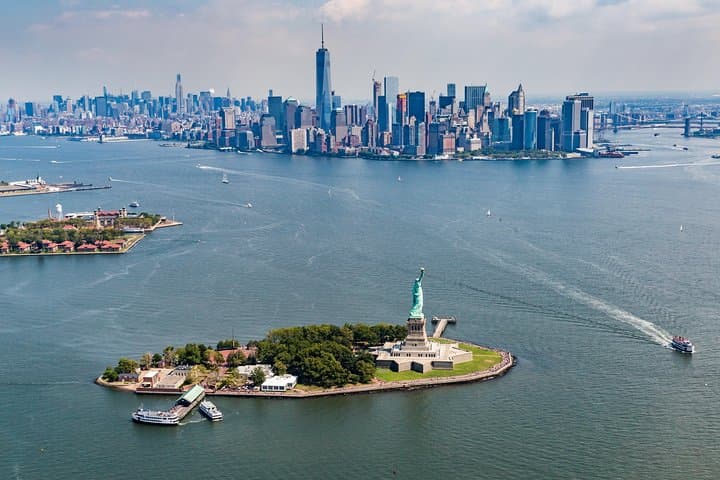 Manhattan Helicopter Tour: 20-Minute Night Flight Over NYC Skyline photo 4