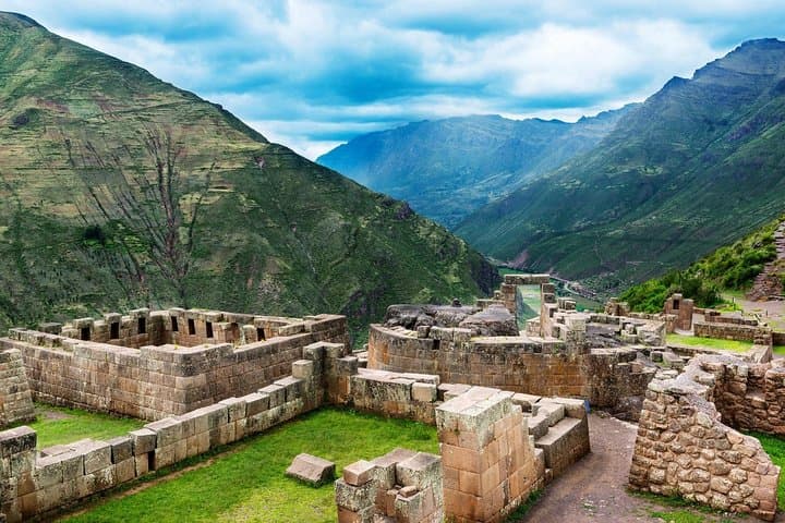 5-Day Cusco, Machu Picchu & Rainbow Mountain — All-Inclusive Sacred Valley Adventure photo 6