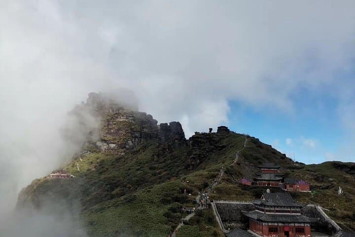 Fenghuang & Fanjingshan in 48 Hours: A Self-Guided Mountain and Ancient-Town Escape photo 4