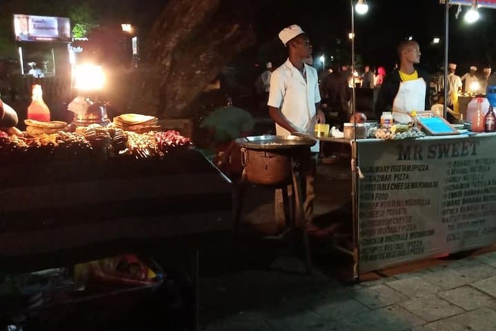Stone Town Walking Tour: Explore Spice Markets, Slave Chambers & Sultan’s Palace