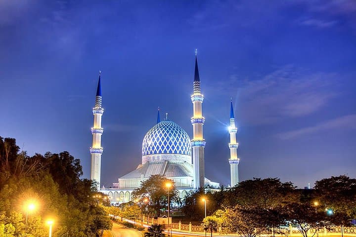Batu Caves and Blue Mosque Tour — Day Trip from Kuala Lumpur to Batu Caves & Shah Alam Mosque
