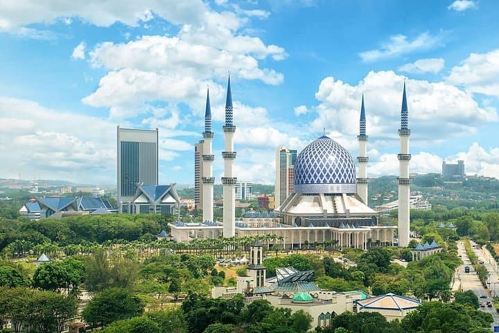 Batu Caves and Blue Mosque: Half-Day Cultural Tour from Kuala Lumpur photo 3