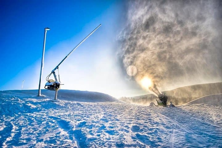 Prague to Ještěd: Full-Day Ski & Snowboard Tour with Lessons, Lift Pass and Rental photo 3