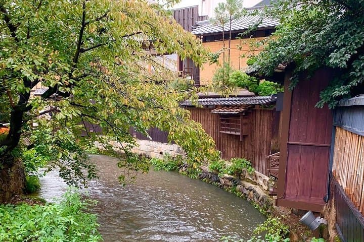 Private Kyoto Walking Tour: Fushimi Inari, Gion & Kiyomizudera Day Tour photo 6