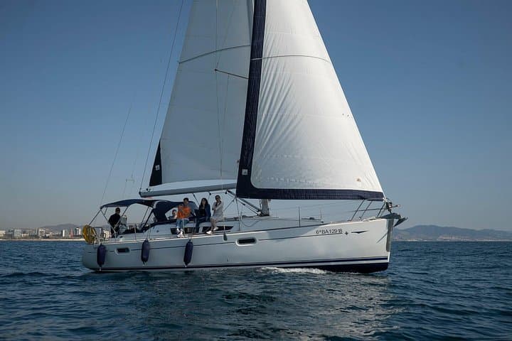 Private Sailing Trip from Port Olímpic — 1-Hour Open-Bar Cruise in Barcelona photo 6