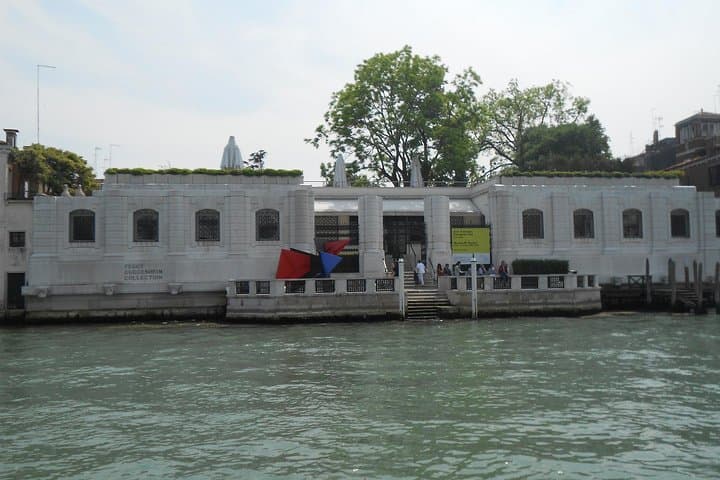 Peggy Guggenheim Private Tour & Dorsoduro Walk — Venice Modern Art Experience photo 2