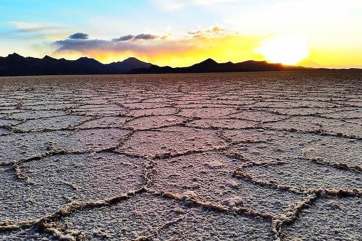 Uyuni Salt Flats Day Trip — Salar de Uyuni English Guide photo 5