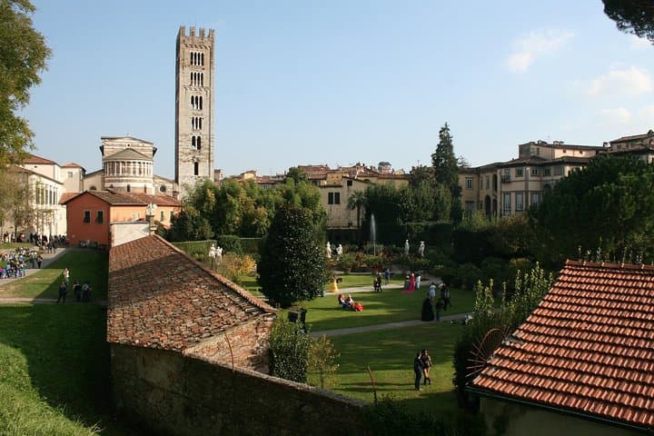 Pisa and Lucca Private Day Tour from Florence — Leaning Tower & Historic Walls photo 3