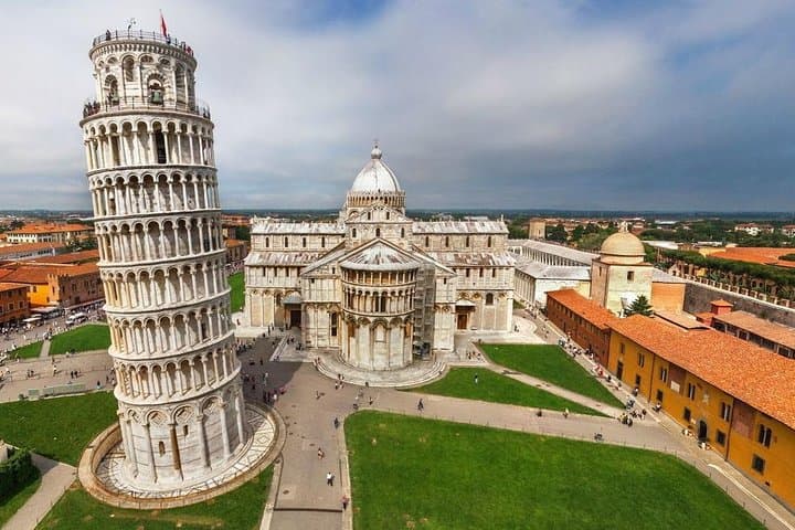 Pisa and Lucca Private Day Tour from Florence — Leaning Tower & Historic Walls photo 4