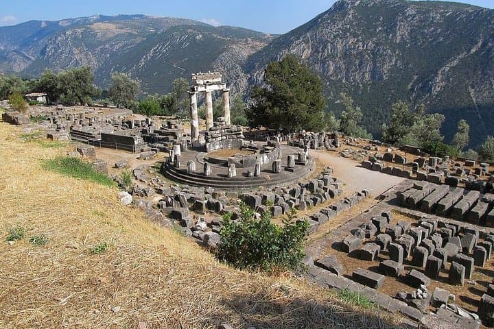 Private 2-Day Trip from Athens to Delphi, Galaxidi & Hosios Loukas Monastery photo 4