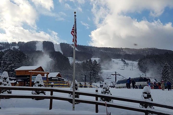 Windham Ski Shuttle from NYC — Full-Day Coach to Windham Mountain photo 3
