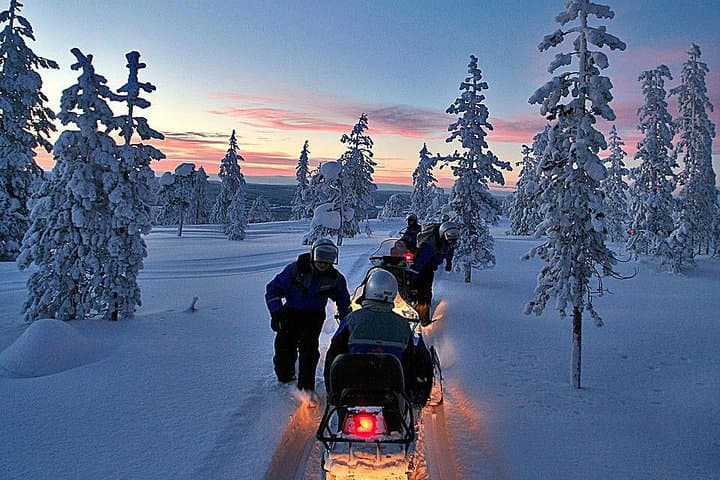 Levi Northern Lights Snowmobile Safari: 3-Hour Evening Ride and Bonfire photo 3