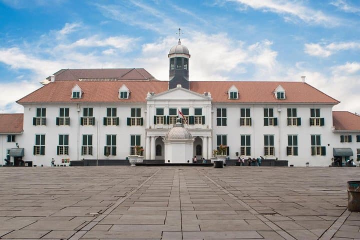 Jakarta City Tour: Explore Batavia, Glodok & Sunda Kelapa with Lunch photo 2