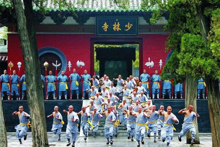 Shaolin Temple Private Day Tour from Chengdu by Air with Kungfu Show