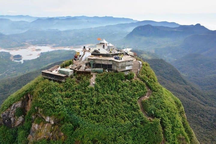 Sri Pada (Adam's Peak) Pilgrimage and Ella Train Journey from Kandy photo 2