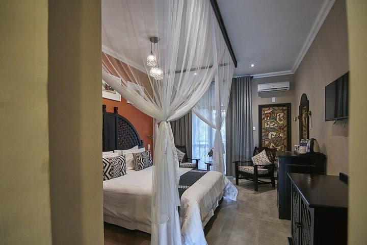 Victoria Falls Rainbow Hotel: 4-Day Adventure with Chobe Safari, Helicopter & Dinner Cruise photo 5