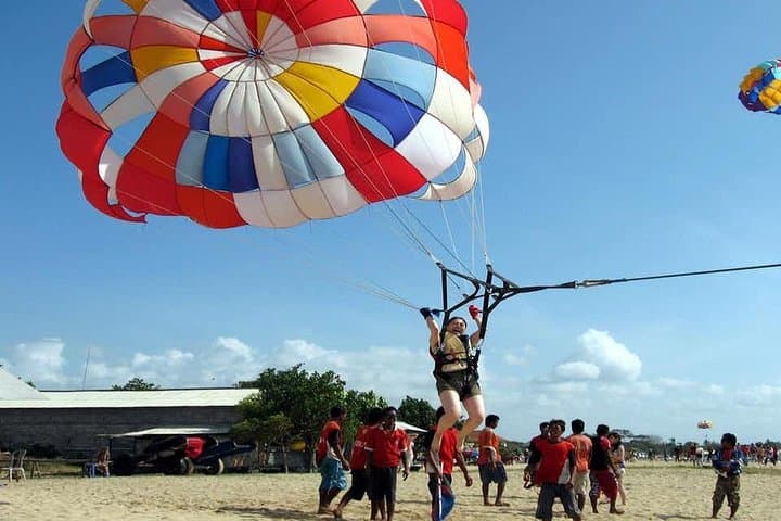 Bali Parasailing in Tanjung Benoa: Quick-Flight Ocean Views from Nusa Dua photo 3