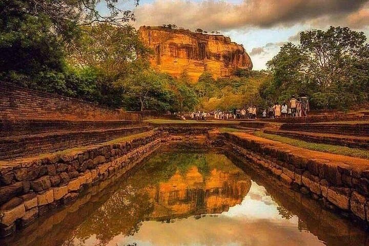 Sigiriya & Dambulla Day Tour: Climb Sigiriya Rock, Sunrise at Pidurangala and Dambulla Cave Temple photo 2
